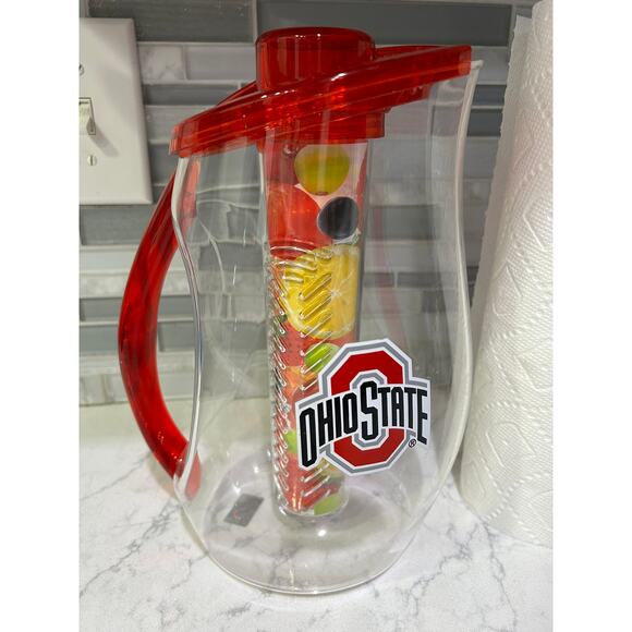 The Ohio State University brand new pitcher/fruit infusion - Picture 2 of 7